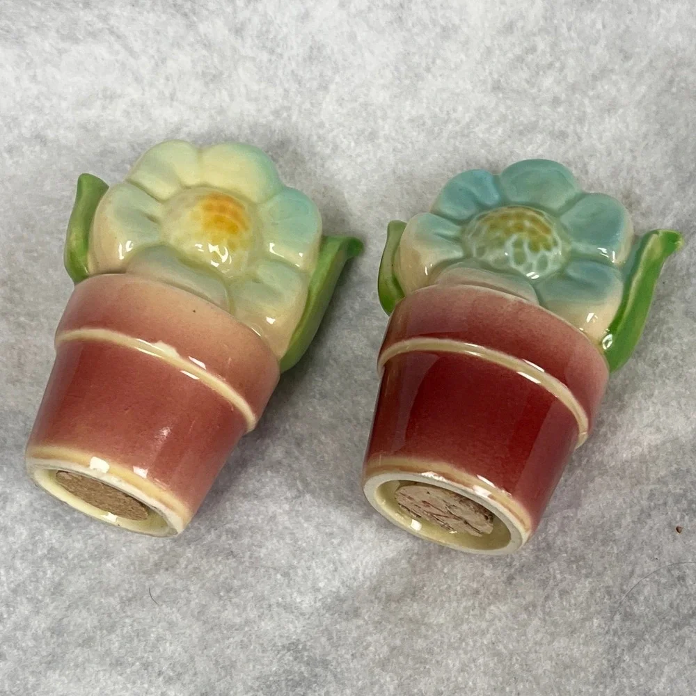 Vintage 1950's Kitsch Ceramic Shawnee Flower Pot Salt and Pepper Shakers